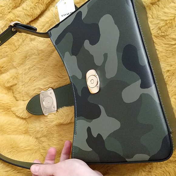 🆕 COACH Genuine Leather Small Camo Purse - Picture 3 of 16
